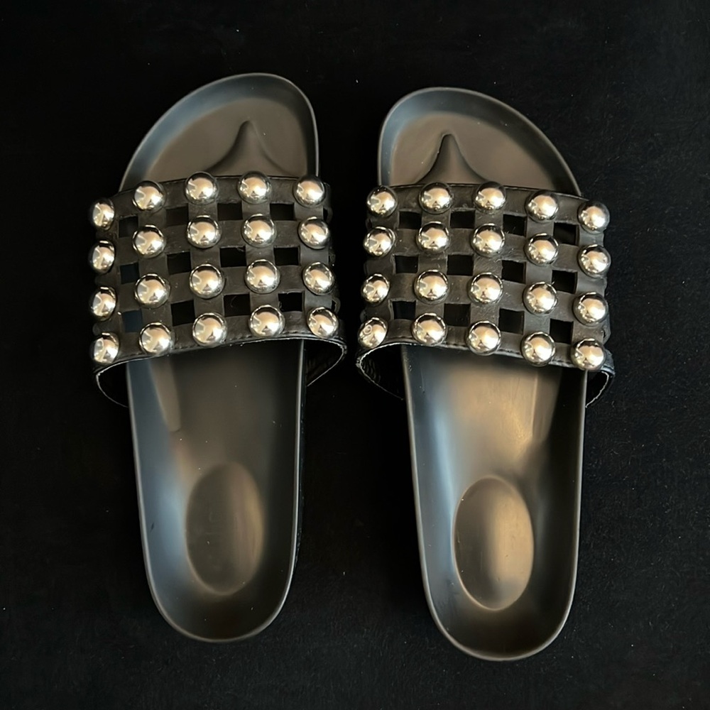 Studded Slides